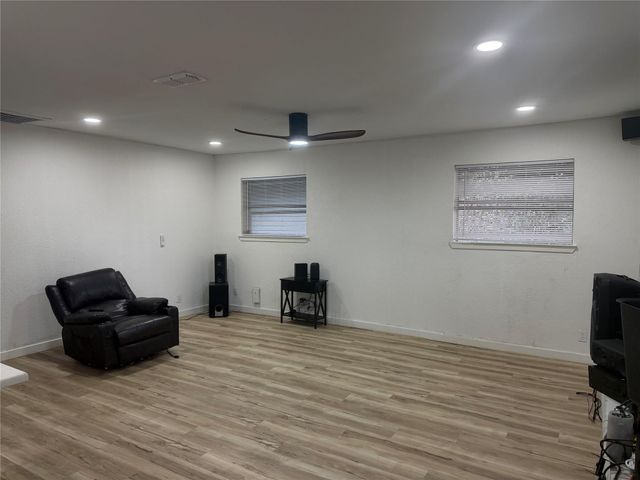 5600 Ponciana DR, Austin, TX 78744