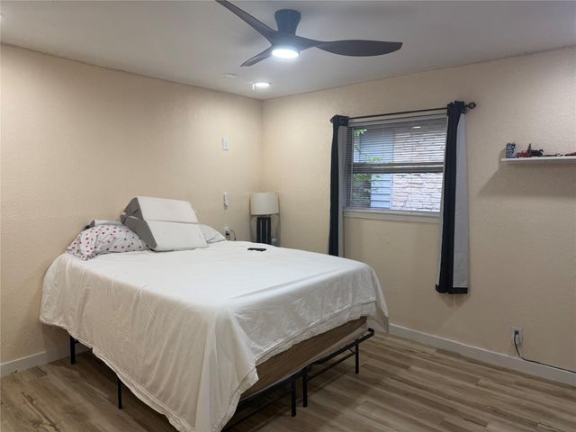 5600 Ponciana DR, Austin, TX 78744