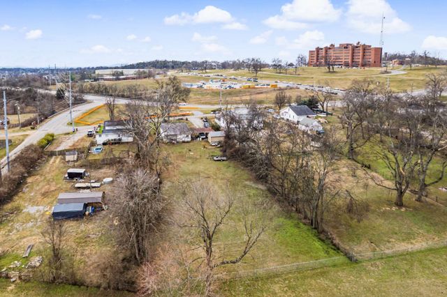 737 Saunders Ct, Nashville, TN 37216