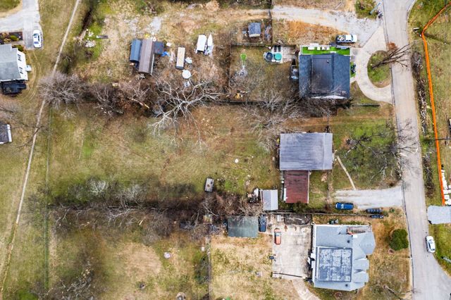 737 Saunders Ct, Nashville, TN 37216