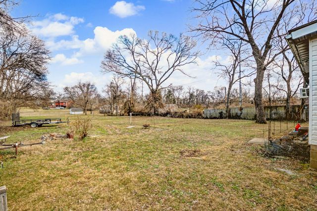 737 Saunders Ct, Nashville, TN 37216