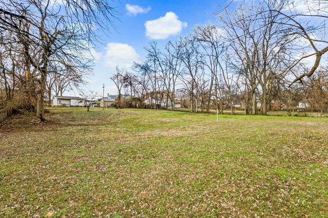 737 Saunders Ct, Nashville, TN 37216