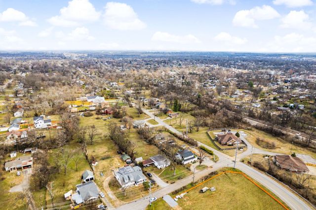 737 Saunders Ct, Nashville, TN 37216