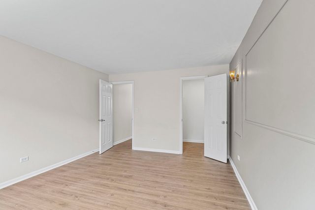 5331 N Delphia Avenue 231, Chicago, IL 60656