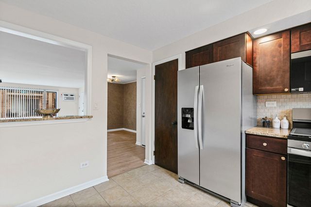 5331 N Delphia Avenue 231, Chicago, IL 60656