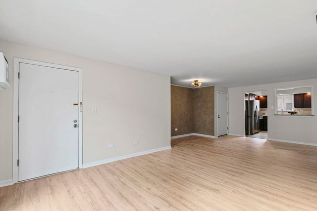 5331 N Delphia Avenue 231, Chicago, IL 60656