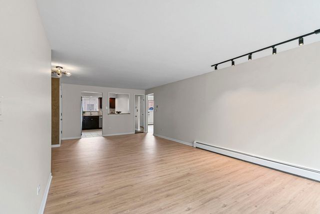 5331 N Delphia Avenue 231, Chicago, IL 60656