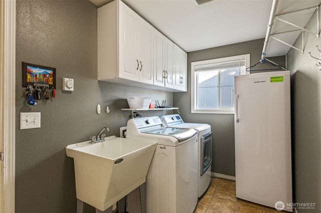 904 W Polo Ridge Drive, Moses Lake, WA 98837