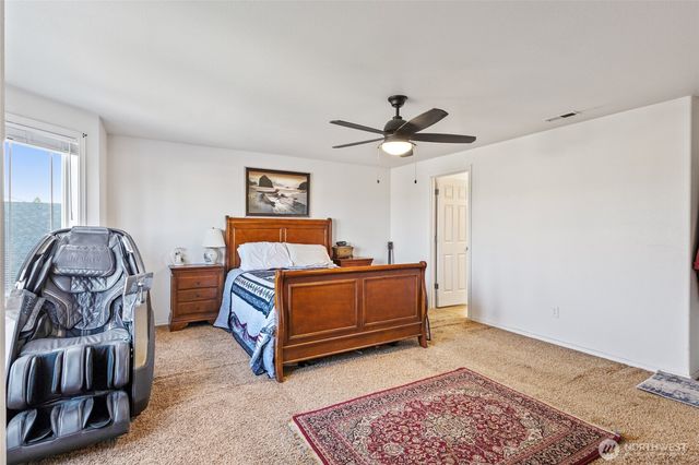904 W Polo Ridge Drive, Moses Lake, WA 98837