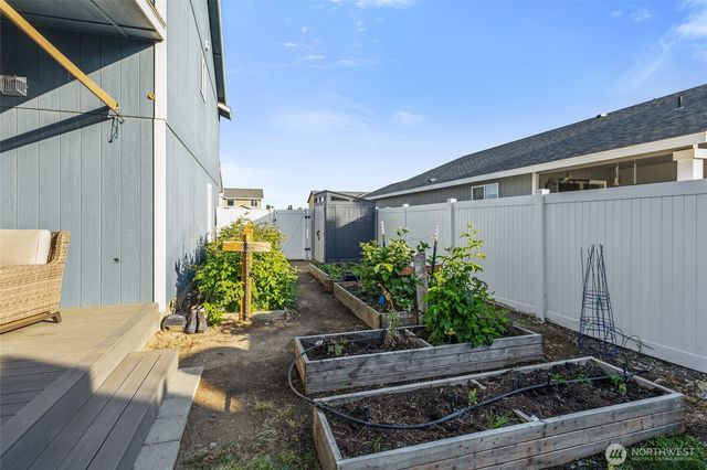 904 W Polo Ridge Drive, Moses Lake, WA 98837