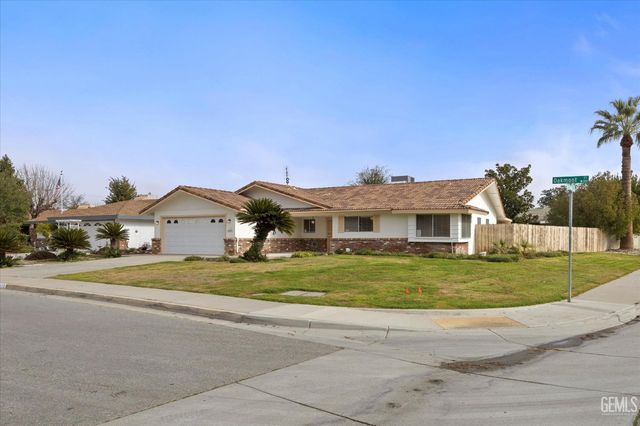 112 Oakmont Drive, Bakersfield, CA 93309