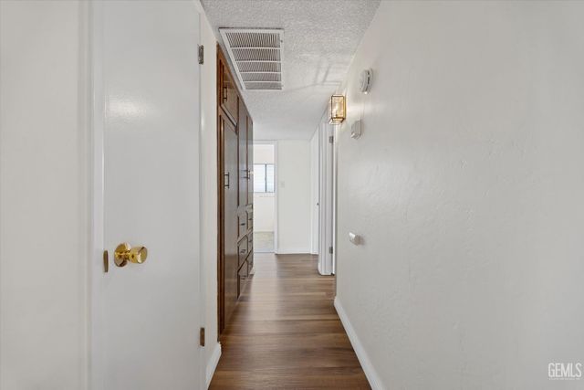 112 Oakmont Drive, Bakersfield, CA 93309