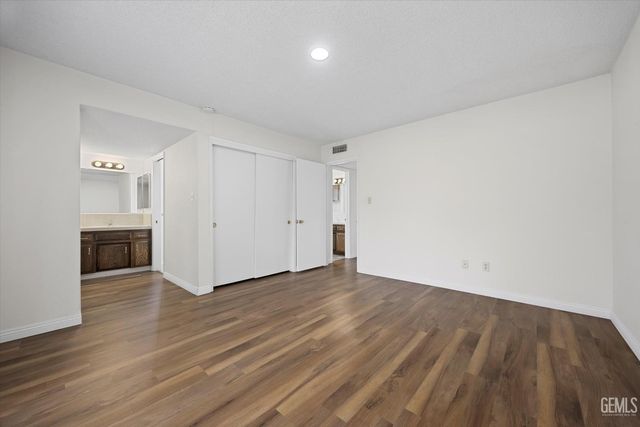 112 Oakmont Drive, Bakersfield, CA 93309