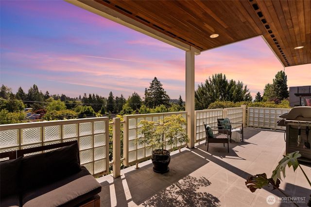 6222 37th Avenue NE, Seattle, WA 98115