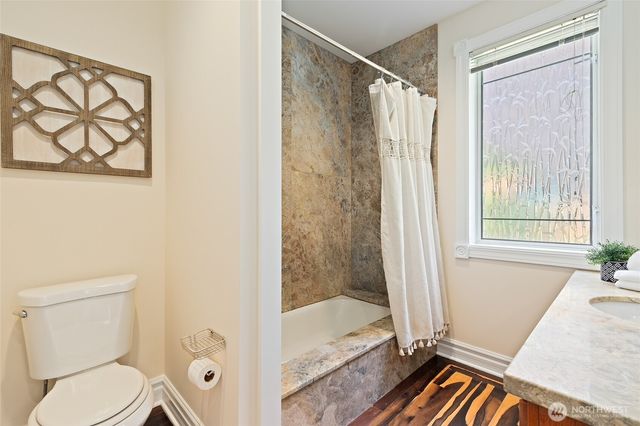 6222 37th Avenue NE, Seattle, WA 98115
