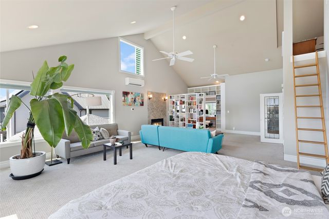 6222 37th Avenue NE, Seattle, WA 98115