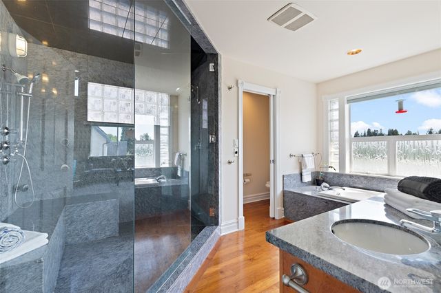 6222 37th Avenue NE, Seattle, WA 98115