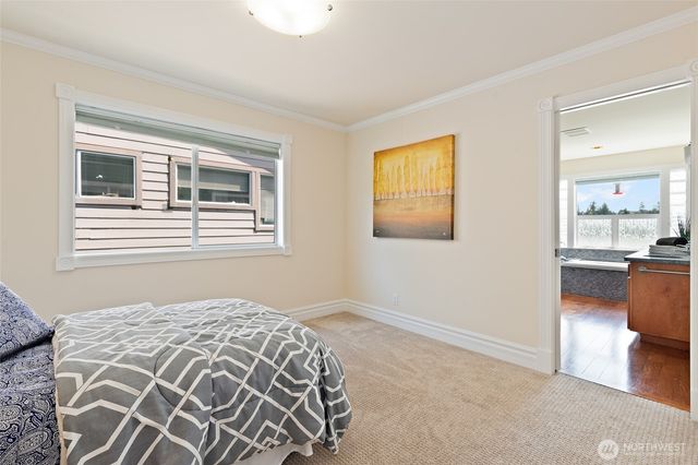 6222 37th Avenue NE, Seattle, WA 98115