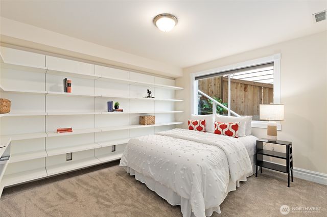 6222 37th Avenue NE, Seattle, WA 98115