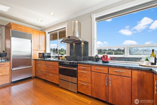 6222 37th Avenue NE, Seattle, WA 98115