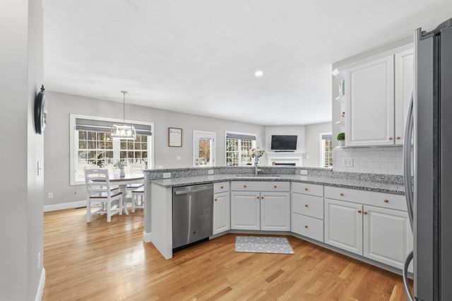 6 Baldwin Court, Merrimack, NH 03054