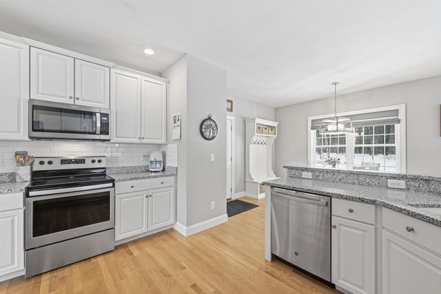 6 Baldwin Court, Merrimack, NH 03054