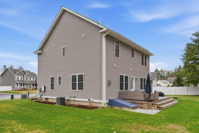 6 Baldwin Court, Merrimack, NH 03054