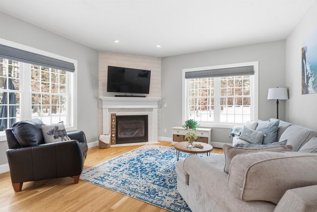 6 Baldwin Court, Merrimack, NH 03054