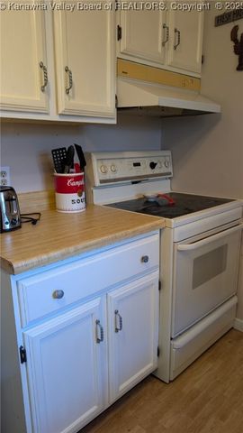 61 Cambridge Drive, Culloden, WV 25510