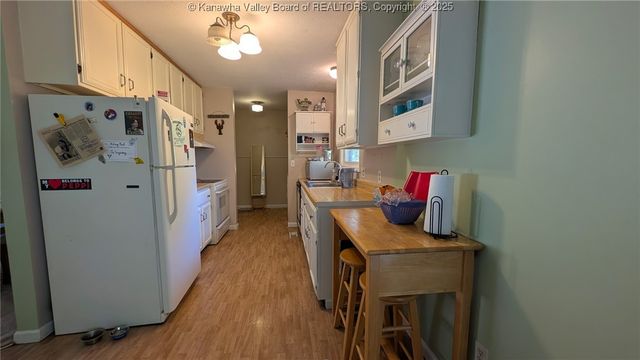 61 Cambridge Drive, Culloden, WV 25510