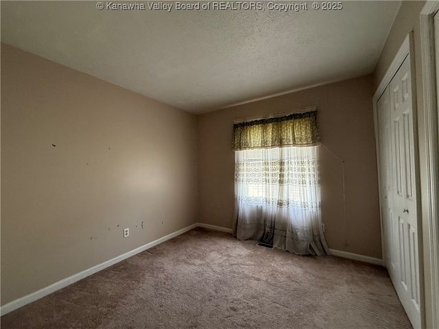 61 Cambridge Drive, Culloden, WV 25510