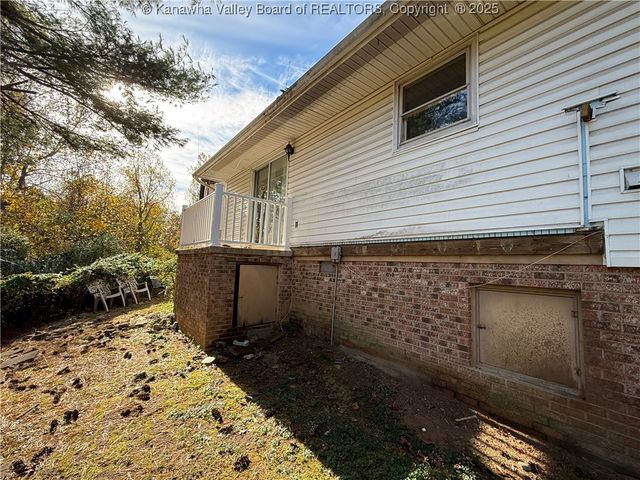 61 Cambridge Drive, Culloden, WV 25510