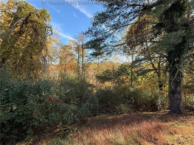 61 Cambridge Drive, Culloden, WV 25510