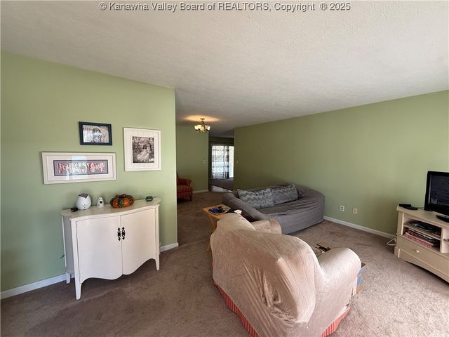 61 Cambridge Drive, Culloden, WV 25510