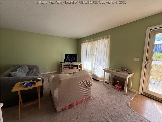 61 Cambridge Drive, Culloden, WV 25510