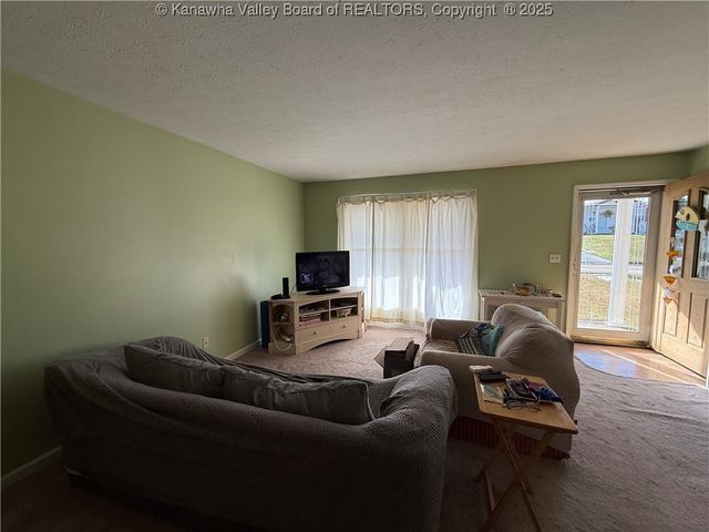 61 Cambridge Drive, Culloden, WV 25510