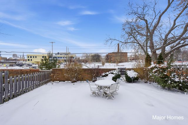 241 Heritage Commons Street Se, City Of Grand Rapids, MI 49503