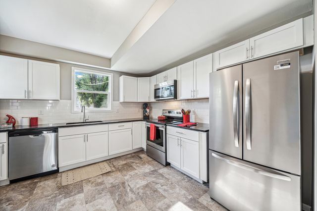 2433 16th Avenue S, Minneapolis, MN 55404