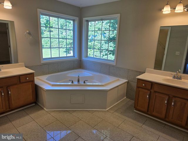 118 SYCAMORE RD, Harpers Ferry, WV 25425