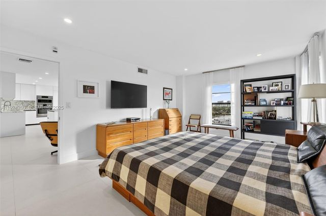 3100 NE 48th St 918, Fort Lauderdale, FL 33308