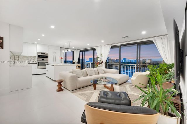 3100 NE 48th St 918, Fort Lauderdale, FL 33308