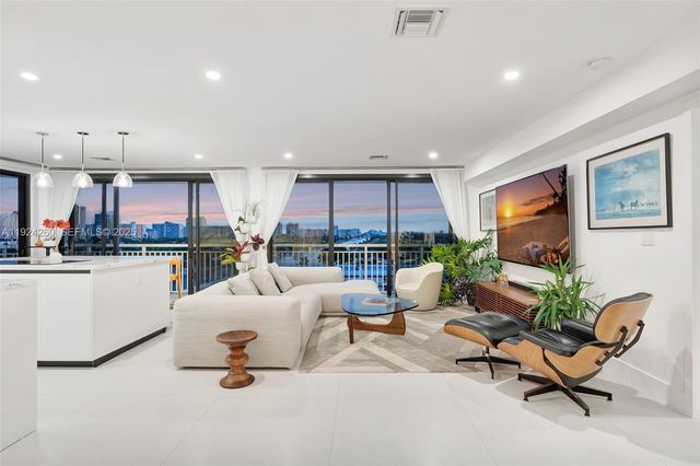 3100 NE 48th St 918, Fort Lauderdale, FL 33308