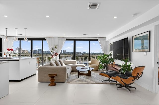 3100 NE 48th St 918, Fort Lauderdale, FL 33308