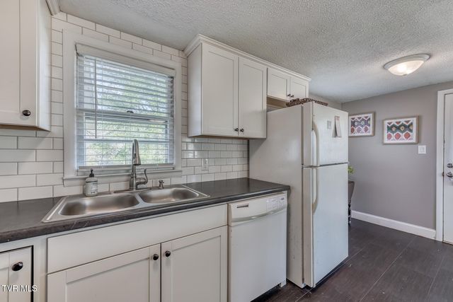 1120 Barber Road, Bristol, TN 37620