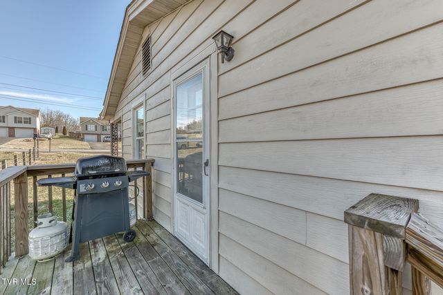 1120 Barber Road, Bristol, TN 37620