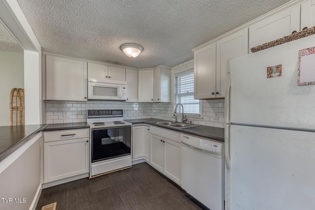 1120 Barber Road, Bristol, TN 37620