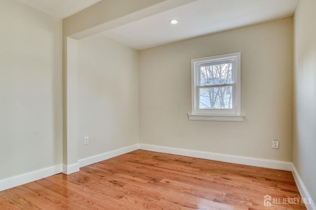 850 Mohill Place, Piscataway, NJ 08854