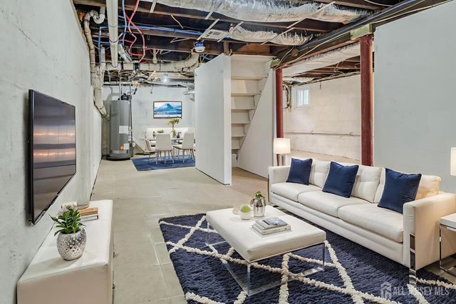 850 Mohill Place, Piscataway, NJ 08854