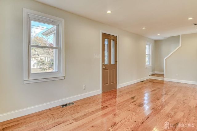 850 Mohill Place, Piscataway, NJ 08854