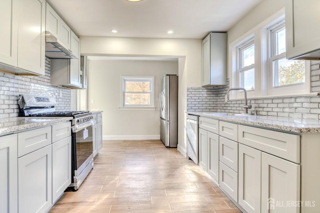 850 Mohill Place, Piscataway, NJ 08854